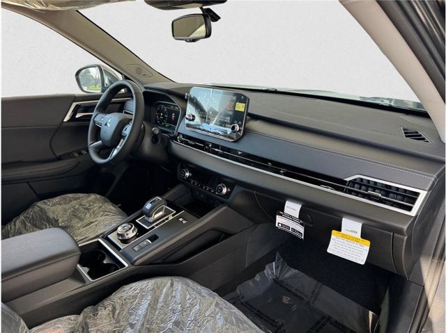 2025 Mitsubishi Outlander Plug-In Hybrid SE Sport Utility 4D