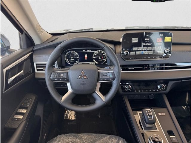 2025 Mitsubishi Outlander Plug-In Hybrid SE Sport Utility 4D