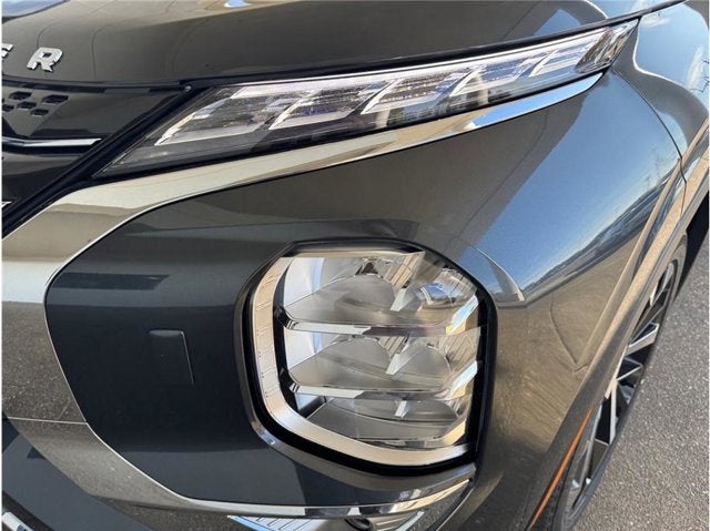 2025 Mitsubishi Outlander Plug-In Hybrid SE Sport Utility 4D