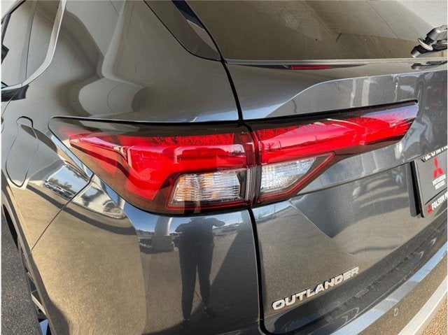 2025 Mitsubishi Outlander Plug-In Hybrid SE Sport Utility 4D