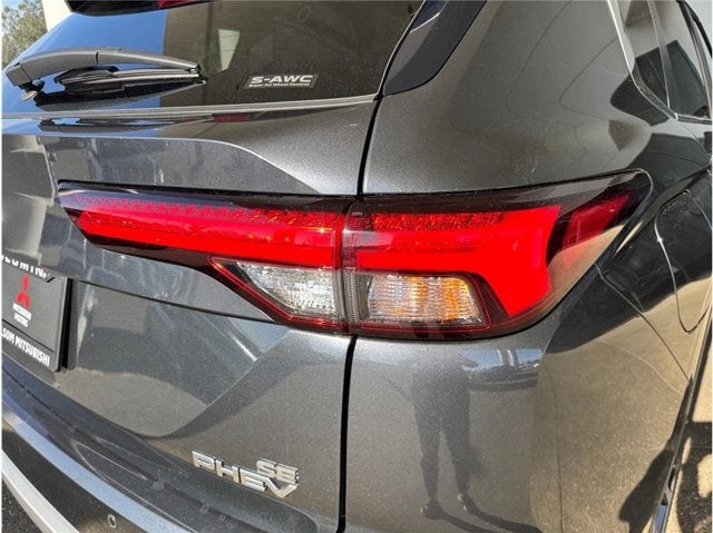 2025 Mitsubishi Outlander Plug-In Hybrid SE Sport Utility 4D