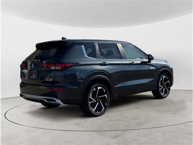 2025 Mitsubishi Outlander Plug-In Hybrid SE Sport Utility 4D