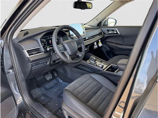 2025 Mitsubishi Outlander Plug-In Hybrid SE Sport Utility 4D