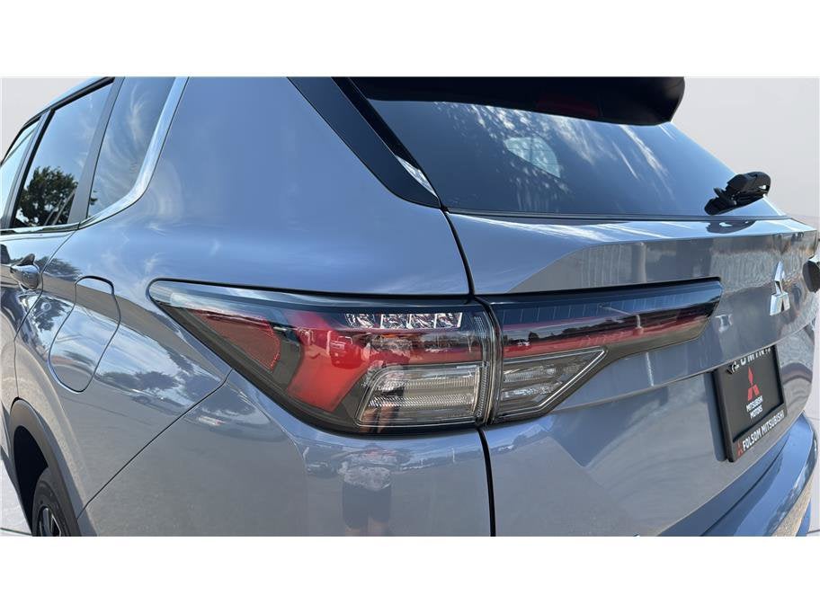 2026 Mitsubishi Outlander Plug-In Hybrid SE