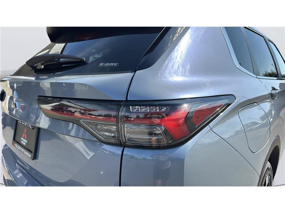 2026 Mitsubishi Outlander Plug-In Hybrid SE