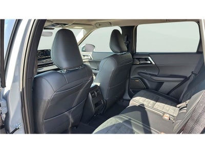 2026 Mitsubishi Outlander Plug-In Hybrid SE