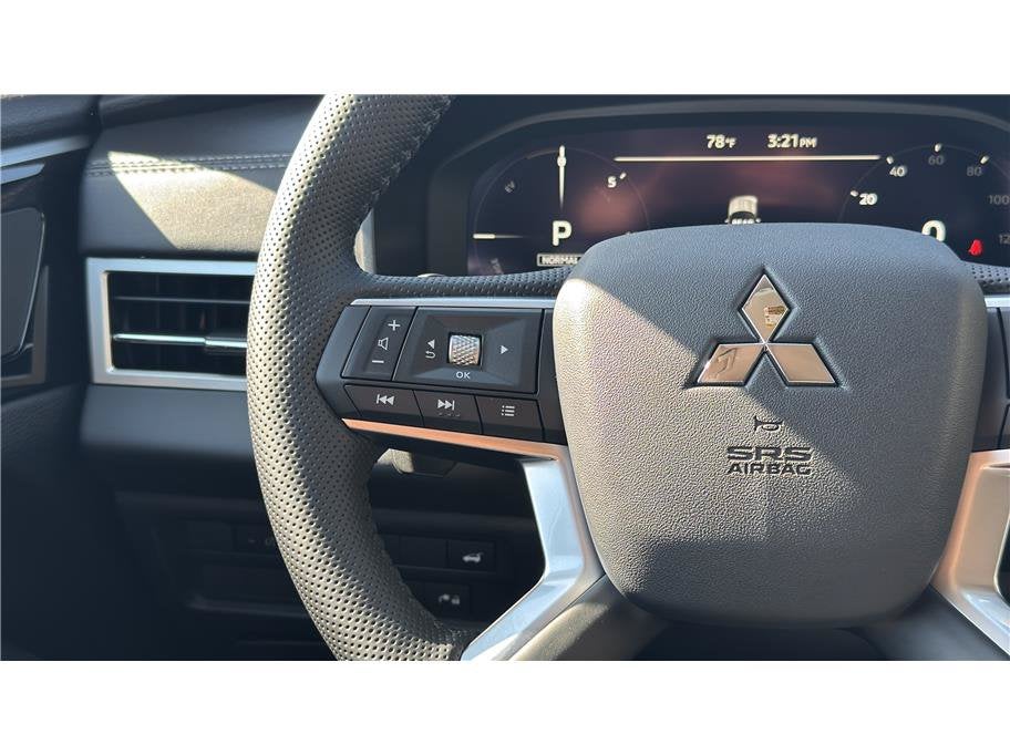 2026 Mitsubishi Outlander Plug-In Hybrid SE
