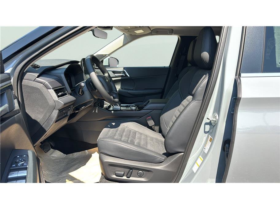 2026 Mitsubishi Outlander Plug-In Hybrid SE