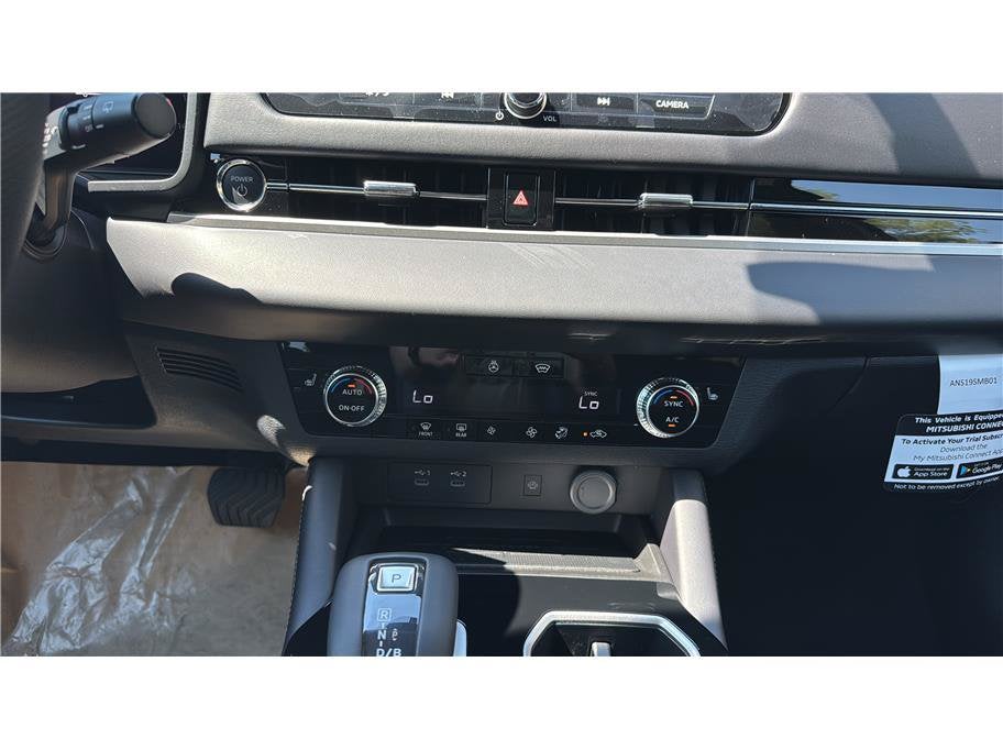 2026 Mitsubishi Outlander Plug-In Hybrid SE