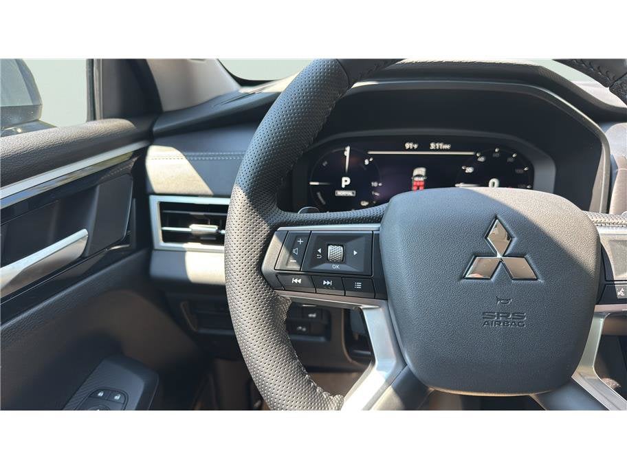 2026 Mitsubishi Outlander Plug-In Hybrid SE