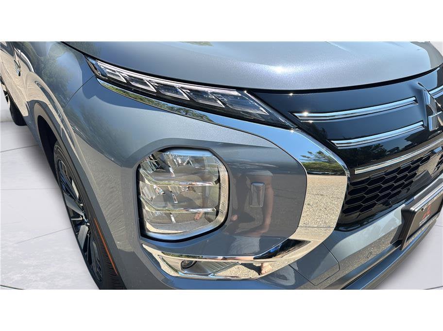 2026 Mitsubishi Outlander Plug-In Hybrid SE