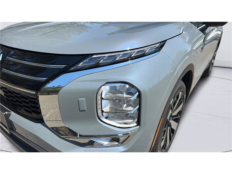 2026 Mitsubishi Outlander Plug-In Hybrid SE