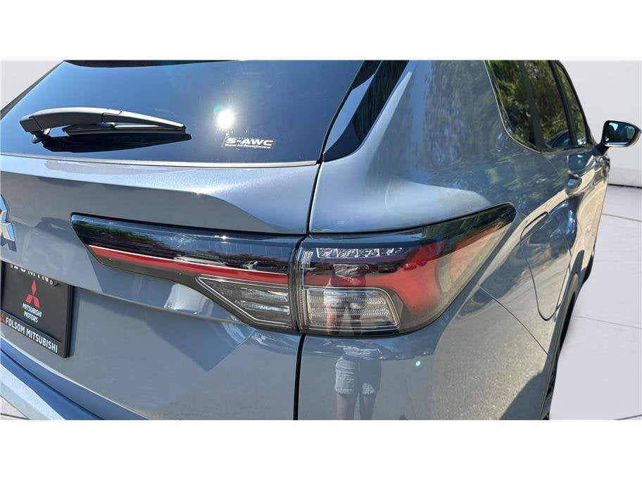 2026 Mitsubishi Outlander Plug-In Hybrid SE