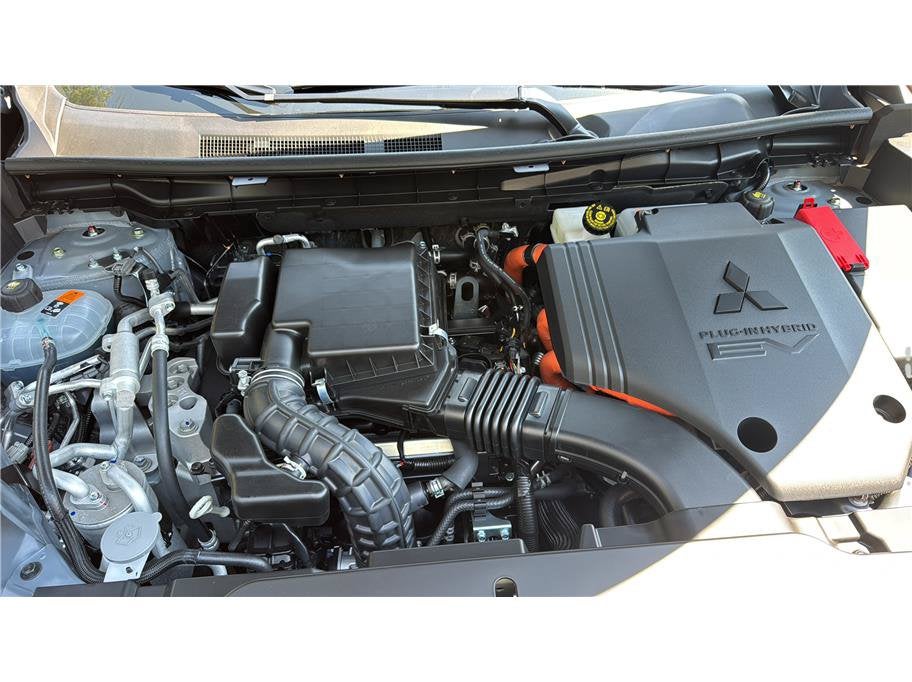 2026 Mitsubishi Outlander Plug-In Hybrid SE