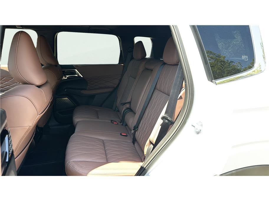 2026 Mitsubishi Outlander Plug-In Hybrid SEL Sport Utility 4D