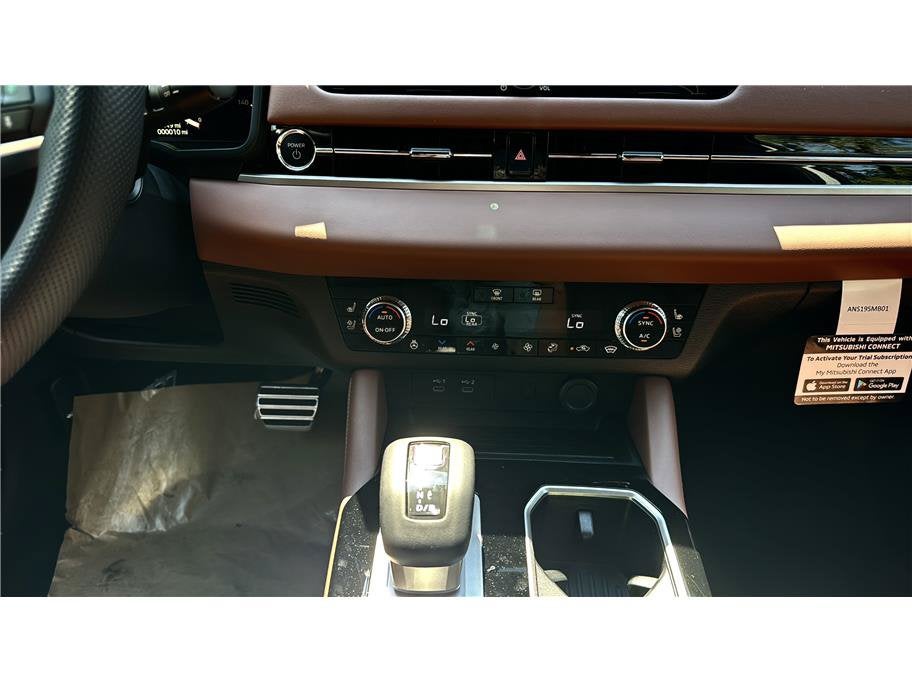 2026 Mitsubishi Outlander Plug-In Hybrid SEL Sport Utility 4D