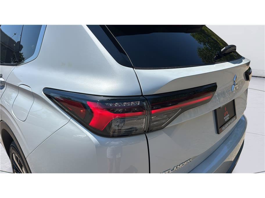 2026 Mitsubishi Outlander Plug-In Hybrid SEL Sport Utility 4D