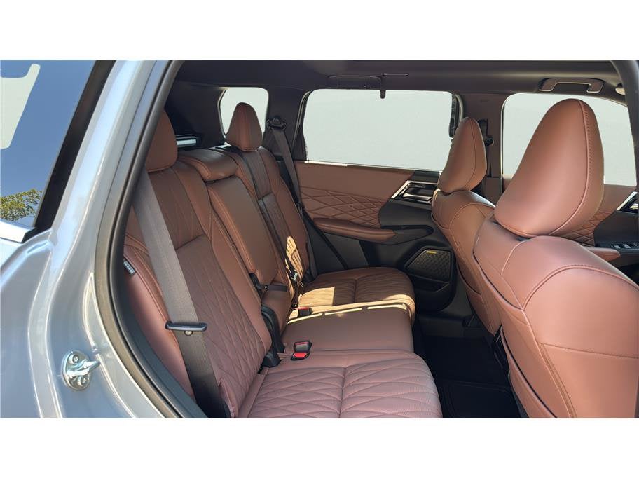 2026 Mitsubishi Outlander Plug-In Hybrid SEL Sport Utility 4D