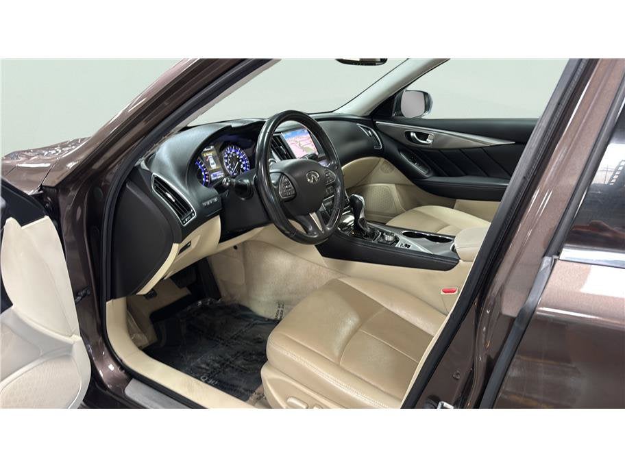 2015 INFINITI Q50 Premium