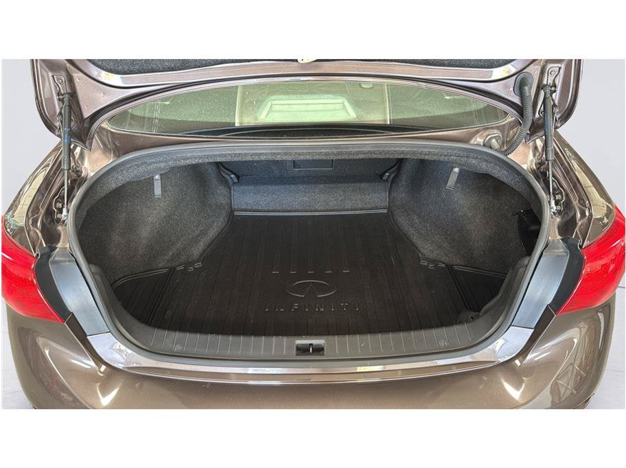 2015 INFINITI Q50 Premium