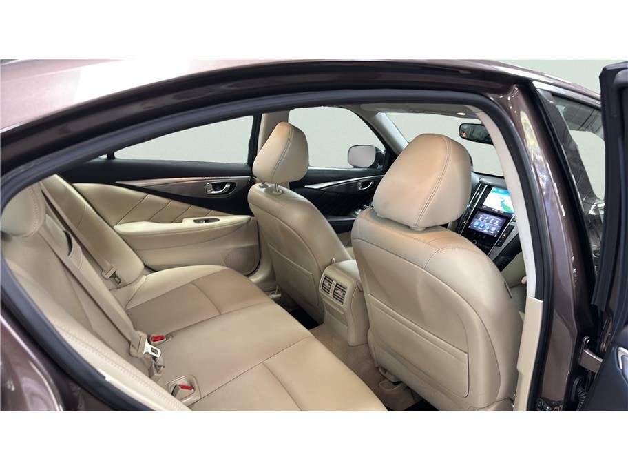 2015 INFINITI Q50 Premium