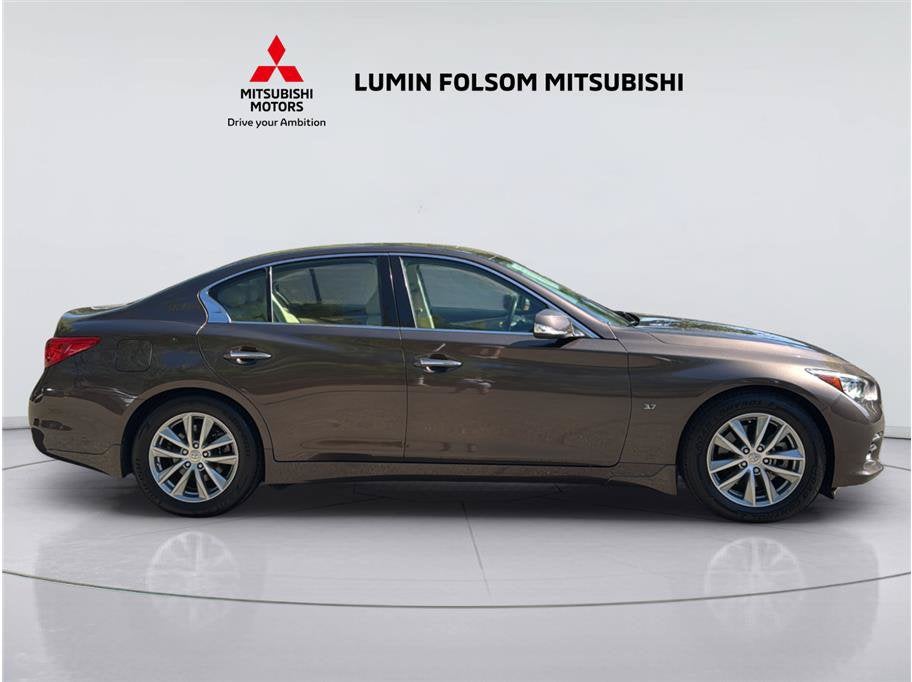 2015 INFINITI Q50 Premium