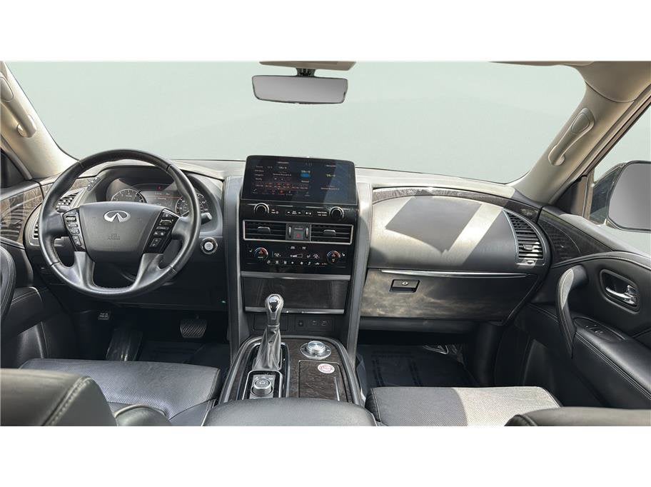 2024 INFINITI QX80 LUXE