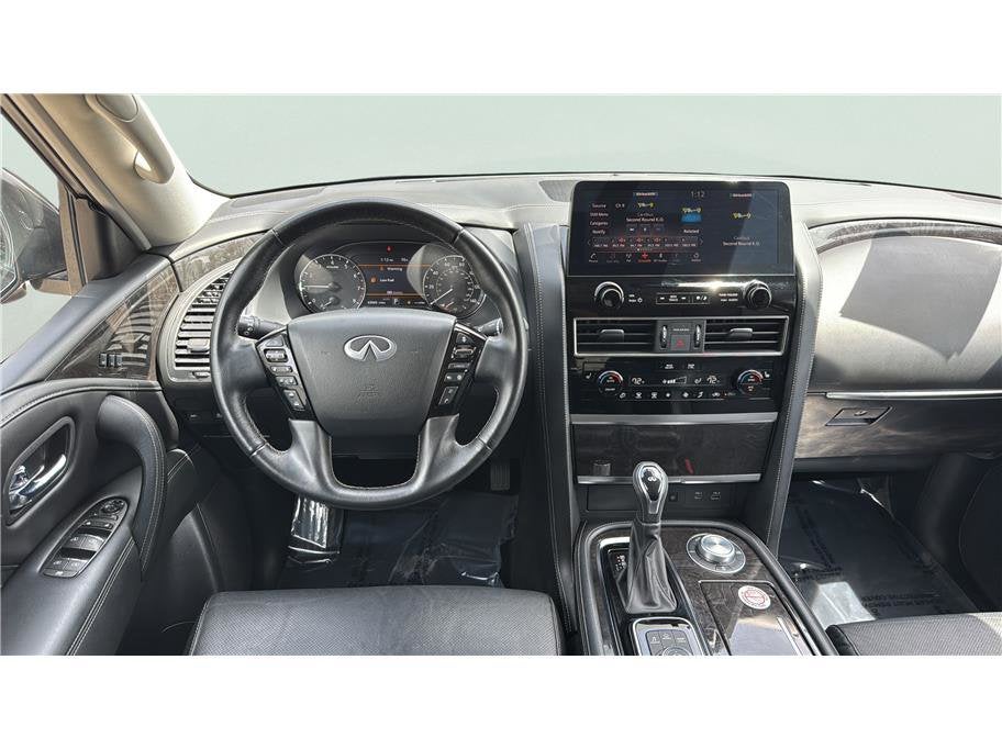2024 INFINITI QX80 LUXE