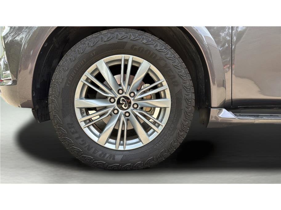 2024 INFINITI QX80 LUXE