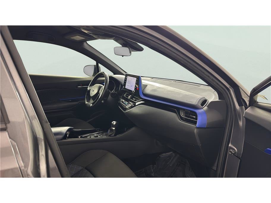 2021 Toyota C-HR XLE Sport Utility 4D