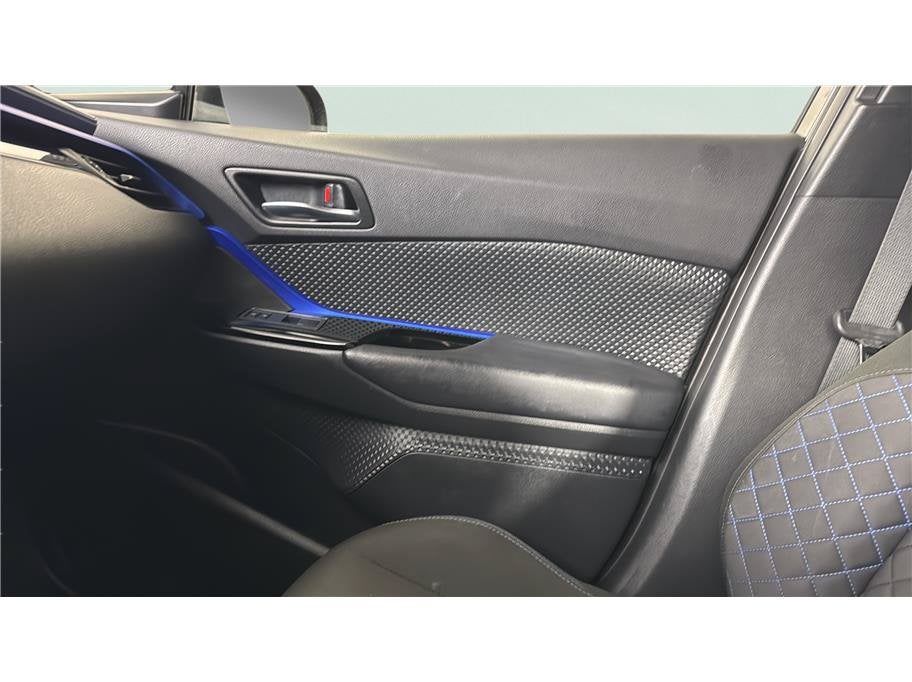 2021 Toyota C-HR XLE Sport Utility 4D