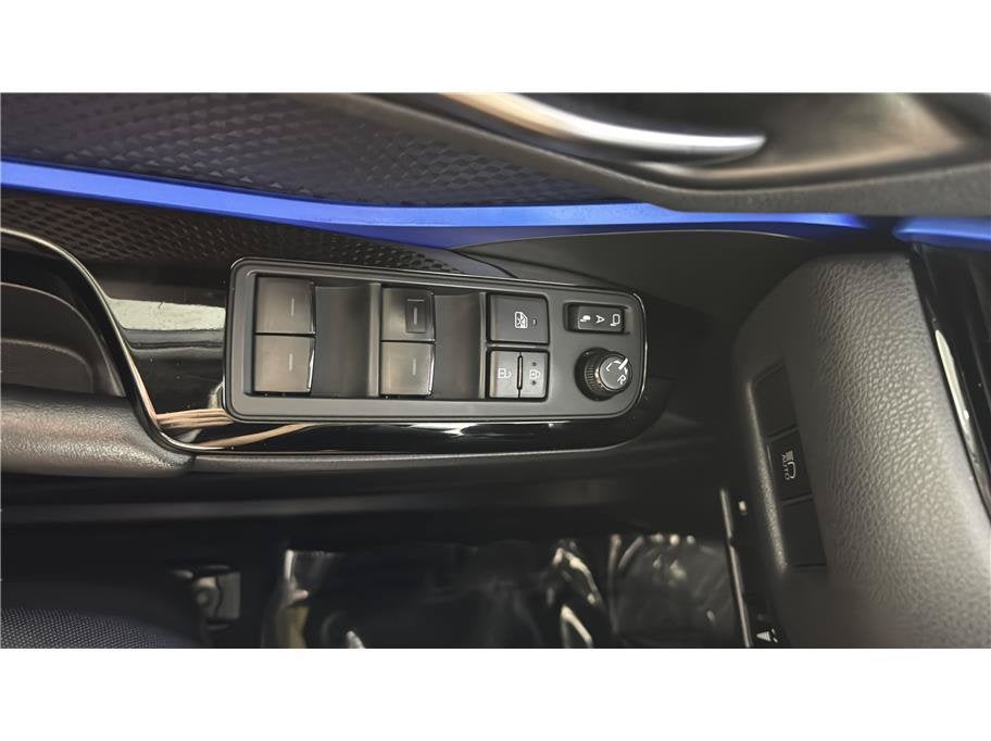 2021 Toyota C-HR XLE Sport Utility 4D