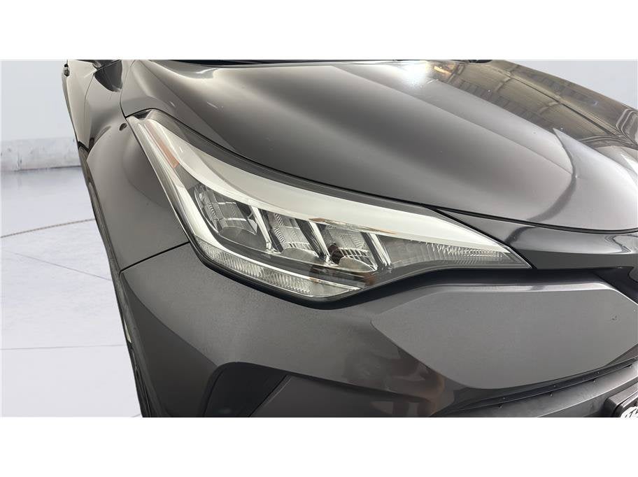 2021 Toyota C-HR XLE Sport Utility 4D