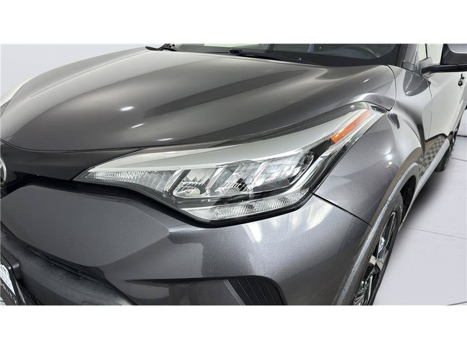 2021 Toyota C-HR XLE Sport Utility 4D
