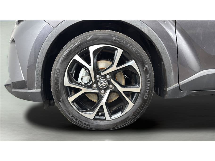 2021 Toyota C-HR XLE Sport Utility 4D