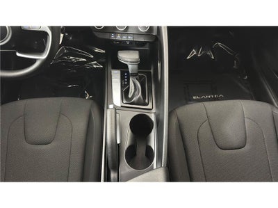 2023 Hyundai Elantra SE