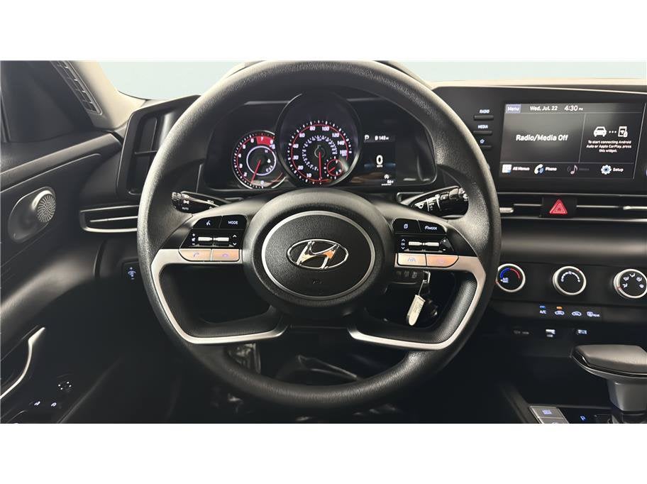 2023 Hyundai Elantra SE