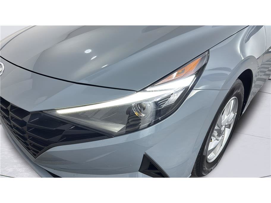 2023 Hyundai Elantra SE