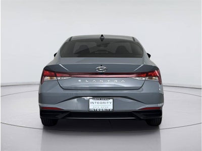 2023 Hyundai Elantra SE