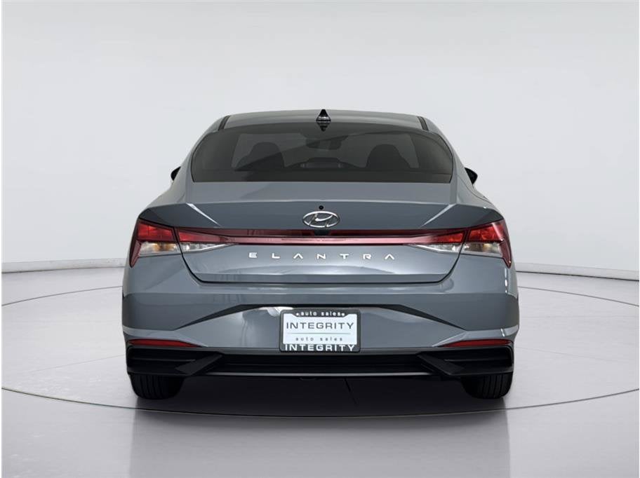 2023 Hyundai Elantra SE