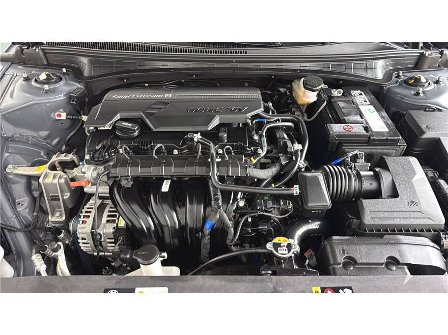 2023 Hyundai Elantra SE