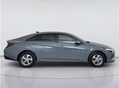 2023 Hyundai Elantra SE