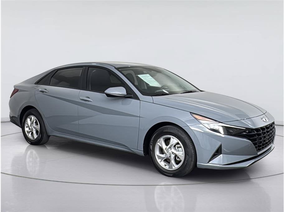 2023 Hyundai Elantra SE