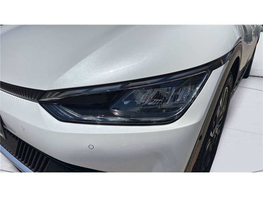 2024 Kia EV6 Wind