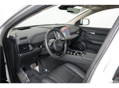 2023 VinFast VF 8 Eco