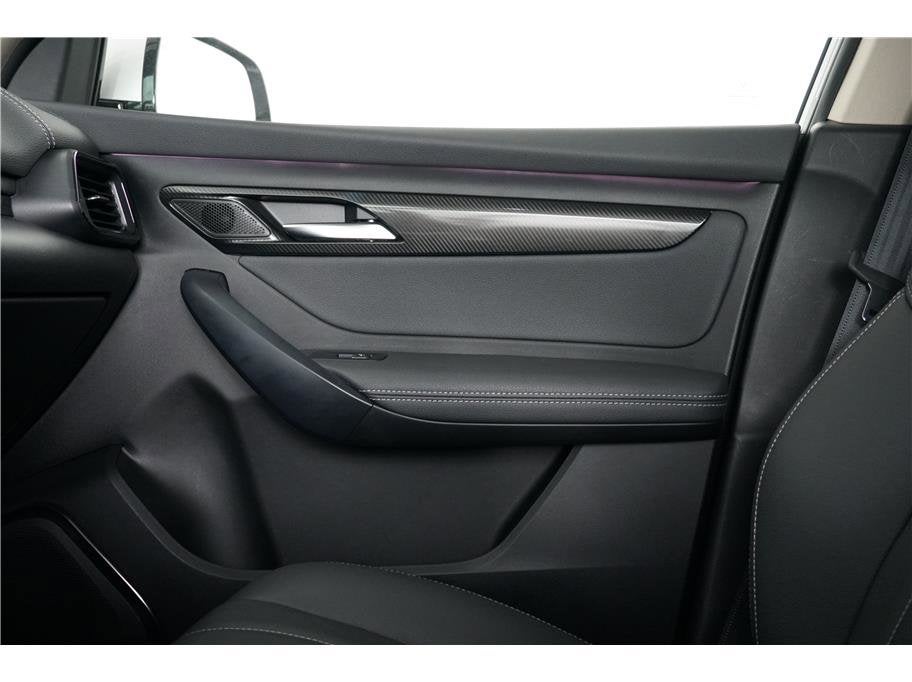 2023 VinFast VF 8 Eco