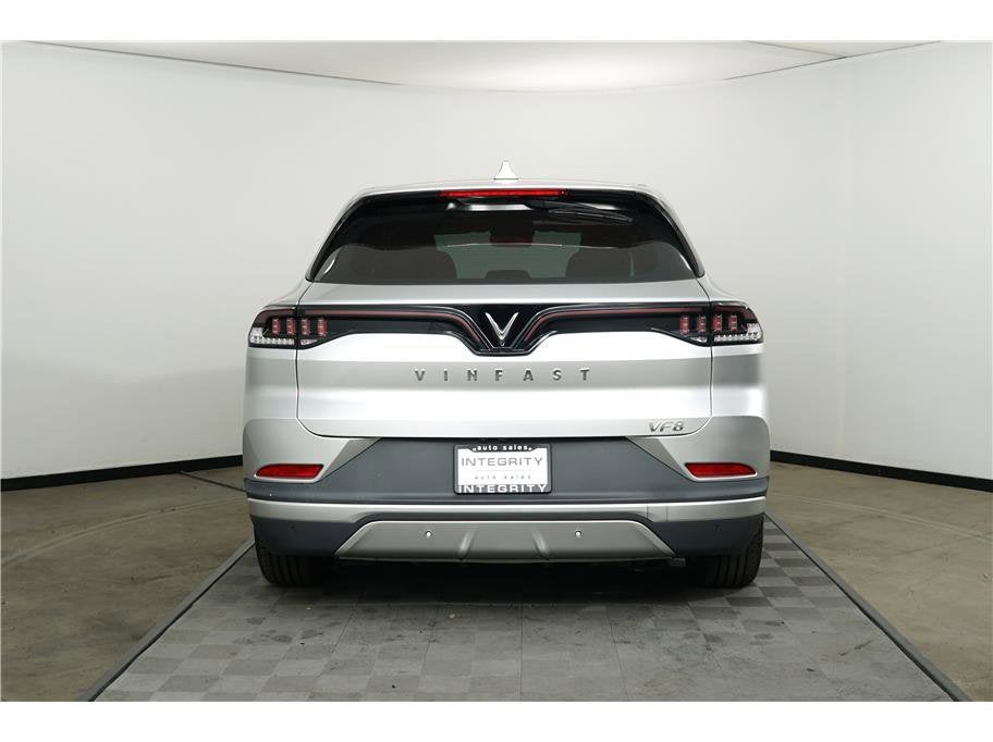2023 VinFast VF 8 Eco