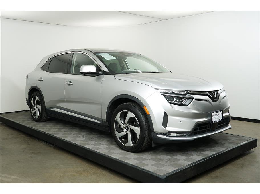 2023 VinFast VF 8 Eco