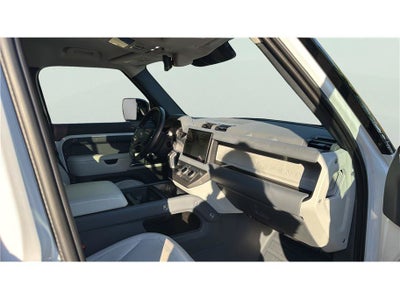 2023 Land Rover Defender SE