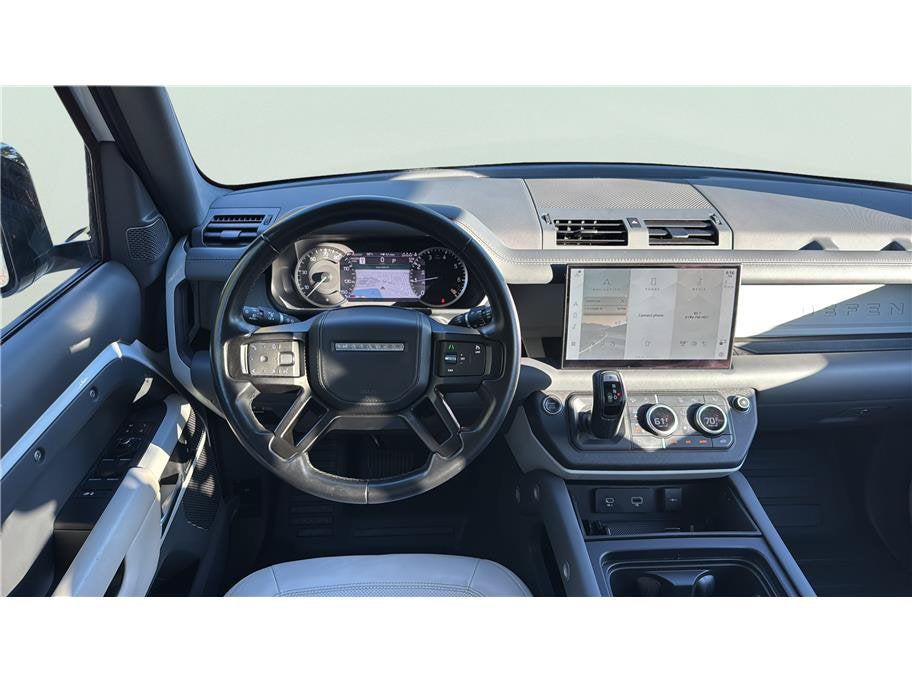 2023 Land Rover Defender SE